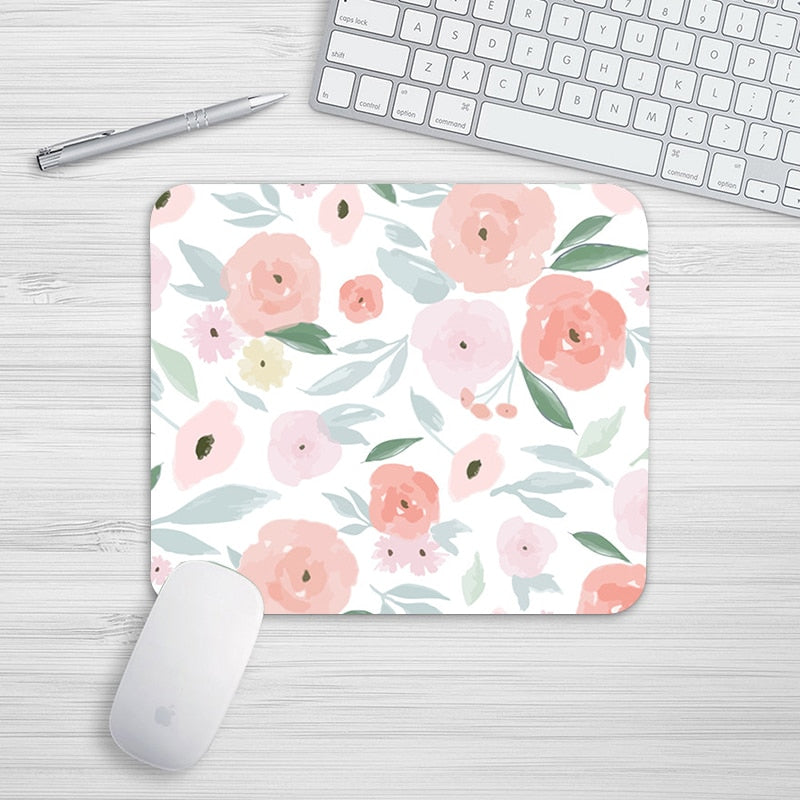 tapis de souris avec fleurs rose 