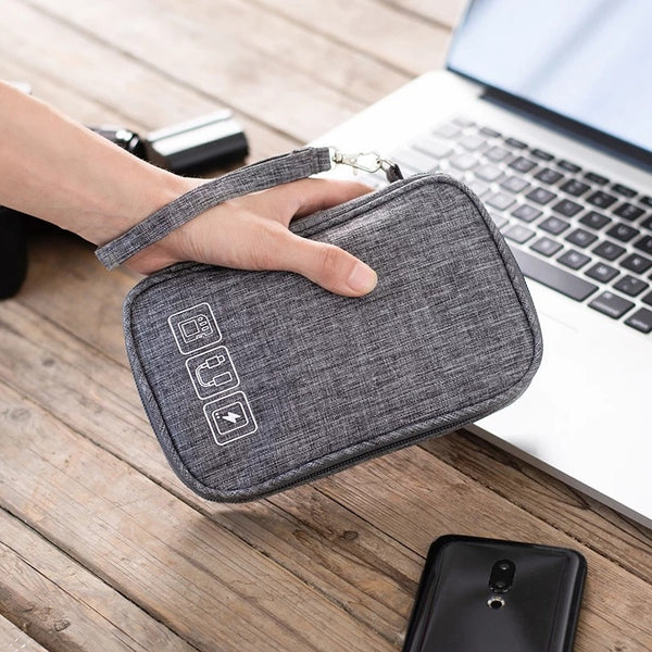 Petite trousse pour câble et chargeur